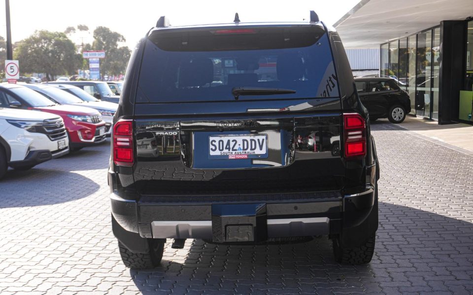 2024 Toyota Landcruiser Prado Kakadu