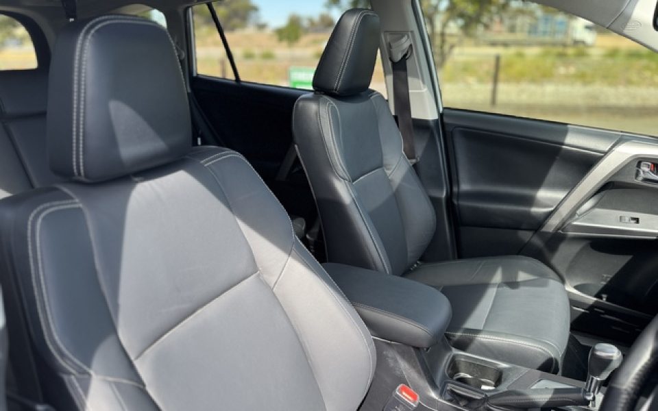 2016 Toyota RAV4 Cruiser-AWD