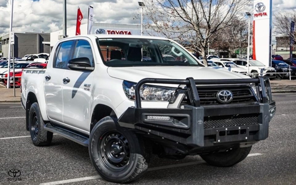 2022 Toyota Hilux SR