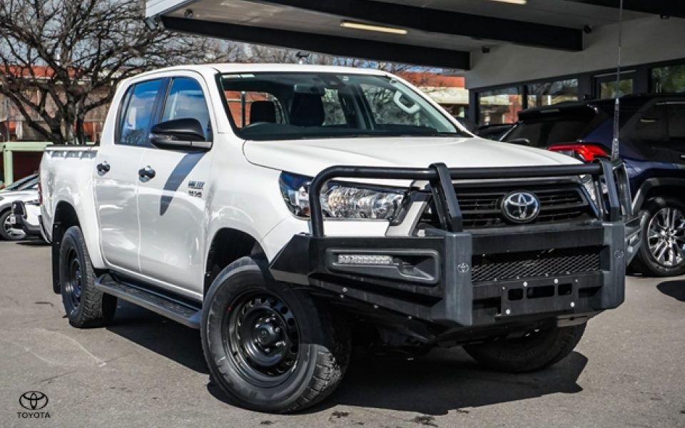 2022 Toyota Hilux SR