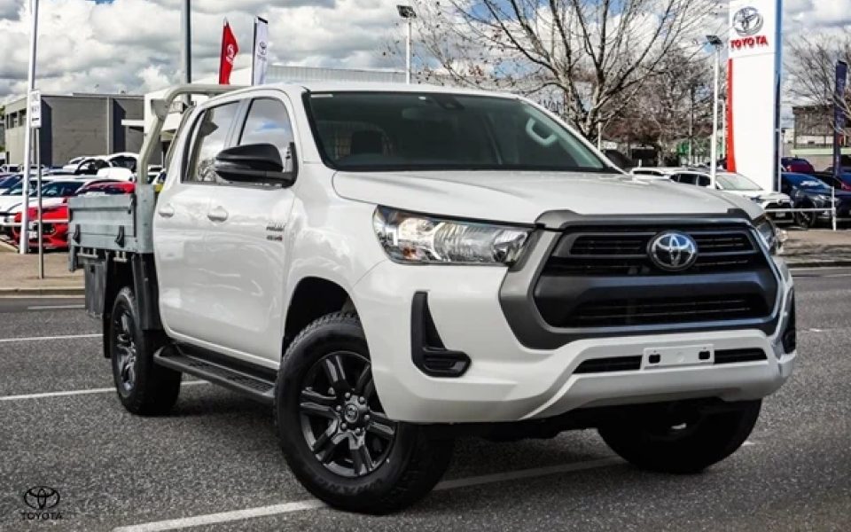 2023 Toyota Hilux SR