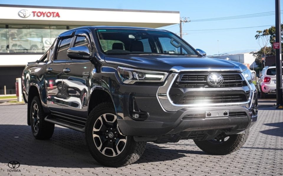 2022 Toyota Hilux SR5