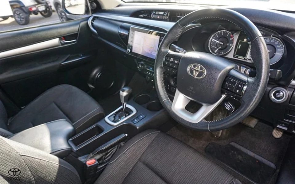 2022 Toyota Hilux SR5