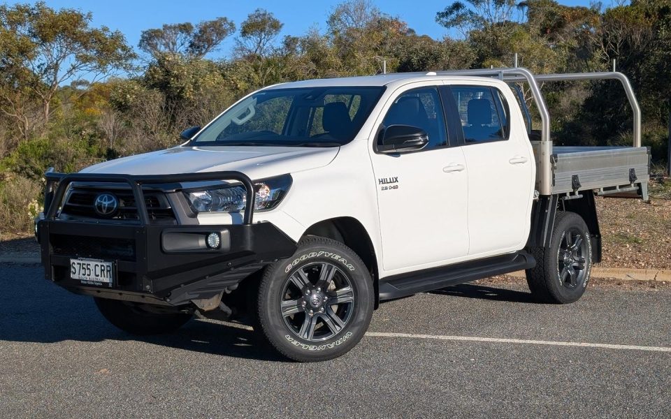 2023 Toyota Hilux SR