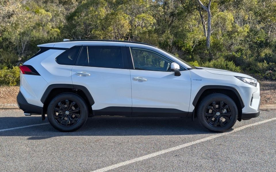 2024 Toyota Rav4 Hybrid Cruiser-AWD