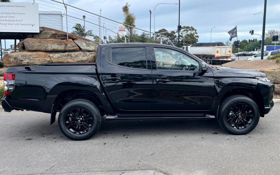 2022 Mitsubishi TRITON GSR