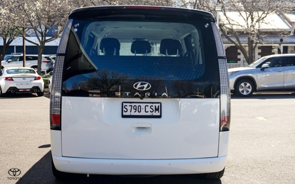 2022 Hyundai STARIA Base