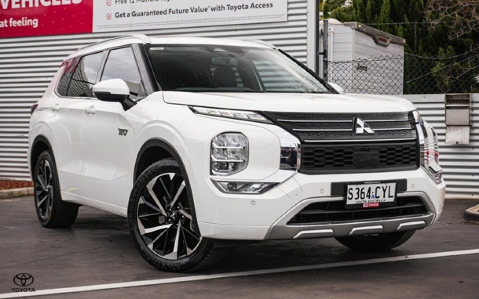2023 Mitsubishi Outlander PHEV Exceed