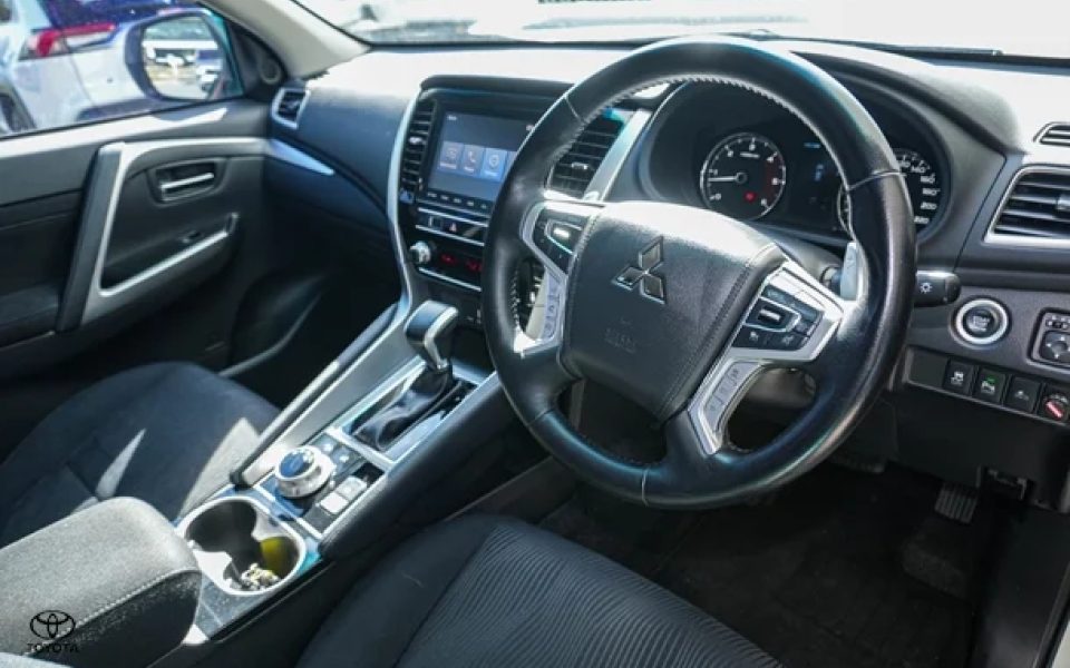 2022 Mitsubishi Pajero Sport GLX