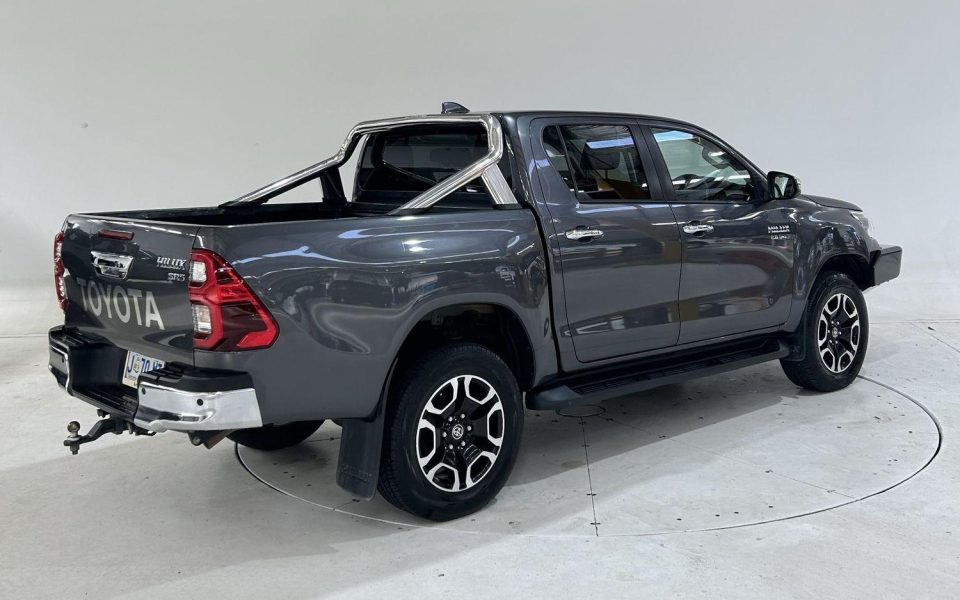 2021 Toyota Hilux SR5