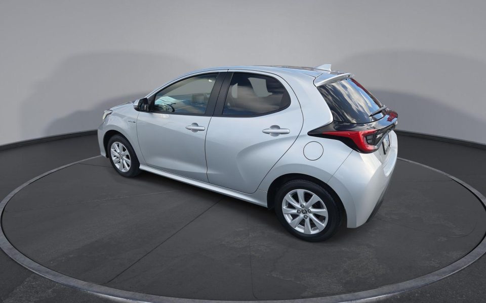 2022 Toyota Yaris HB Hybrid SX