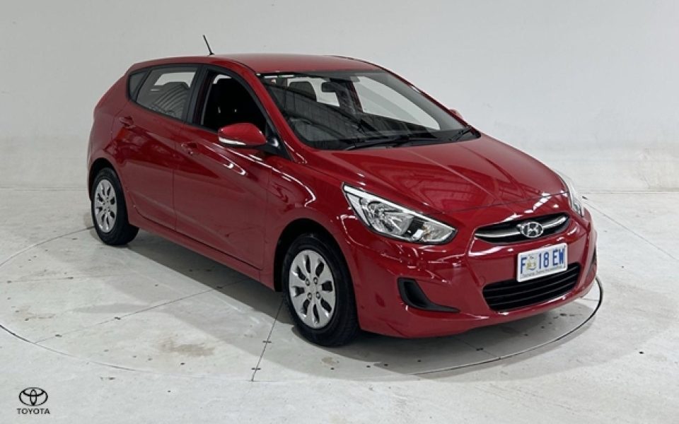 2016 Hyundai Accent Active
