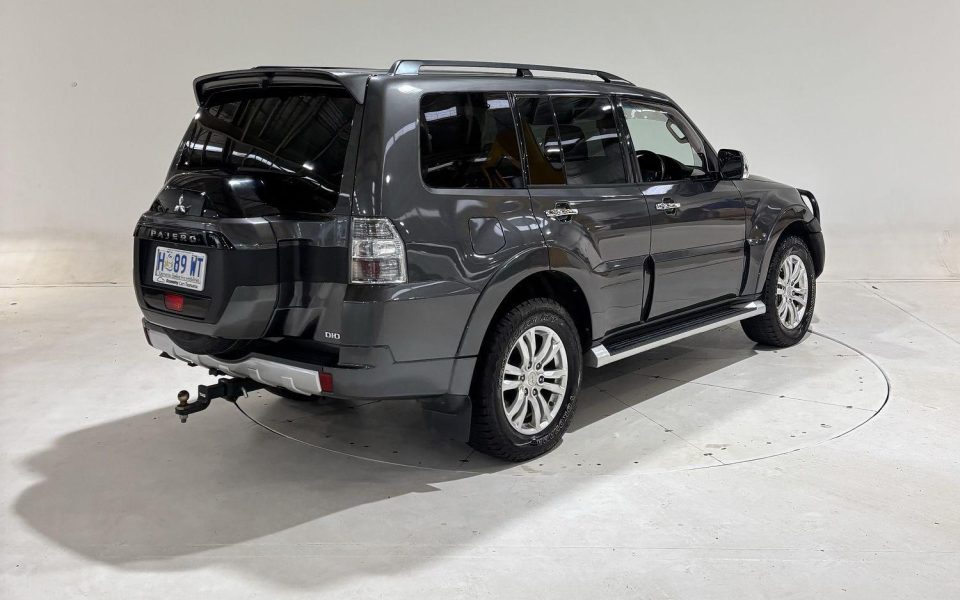 2018 Mitsubishi Pajero GLX