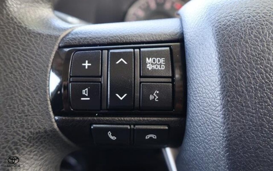 2020 Toyota Hilux SR