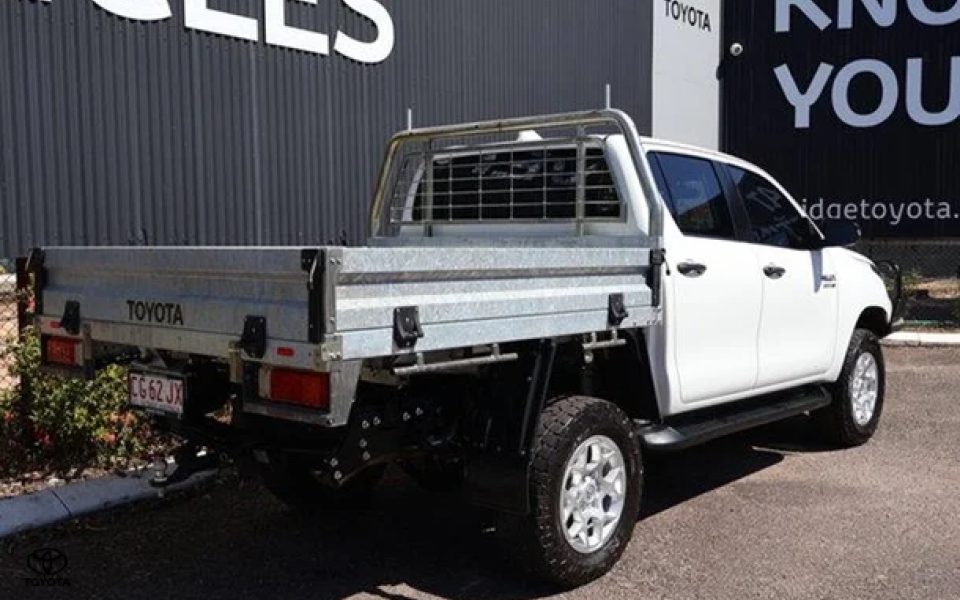 2022 Toyota Hilux SR