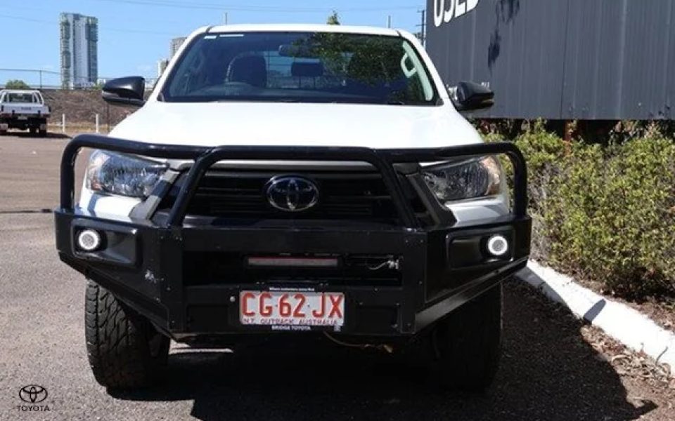 2022 Toyota Hilux SR