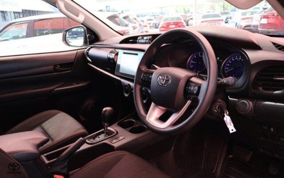 2020 Toyota Hilux SR