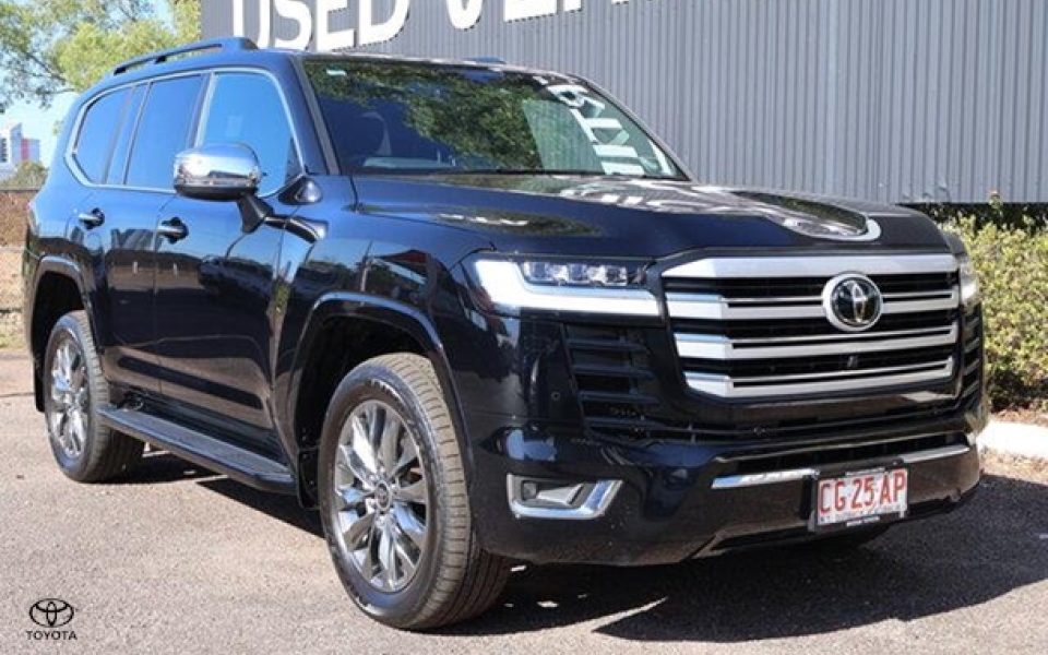 2025 Toyota Landcruiser Sahara ZX