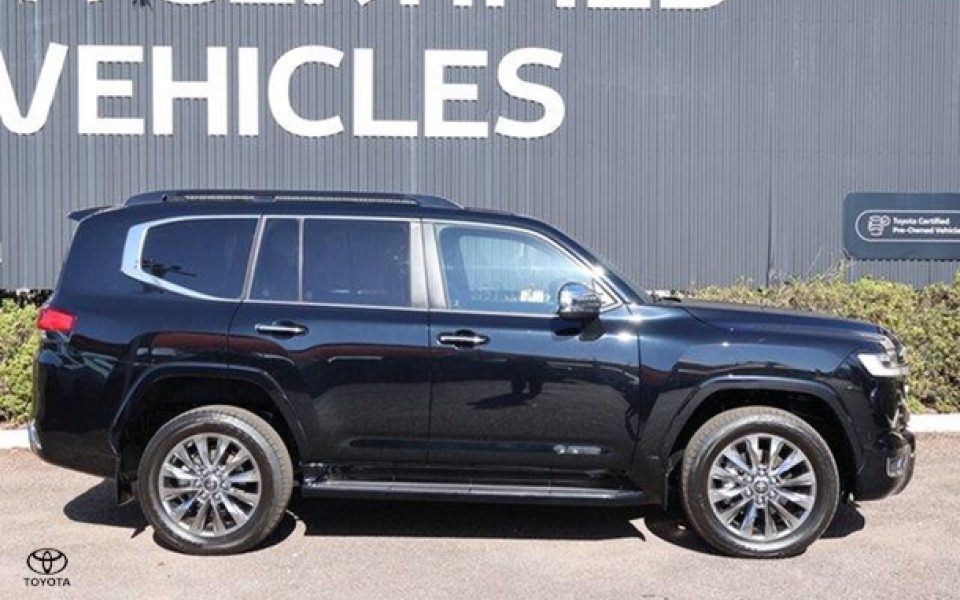 2025 Toyota Landcruiser Sahara ZX