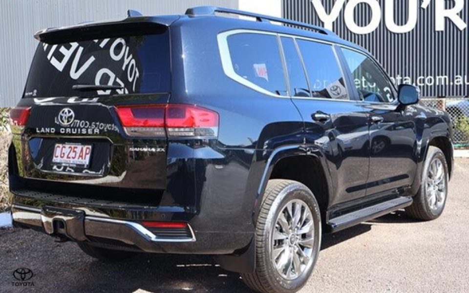 2025 Toyota Landcruiser Sahara ZX