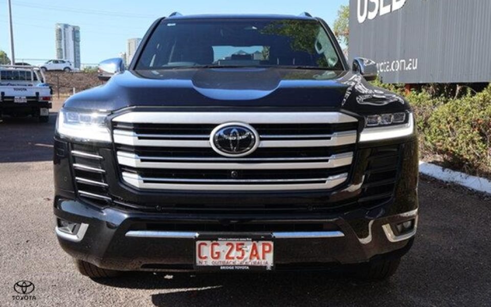 2025 Toyota Landcruiser Sahara ZX