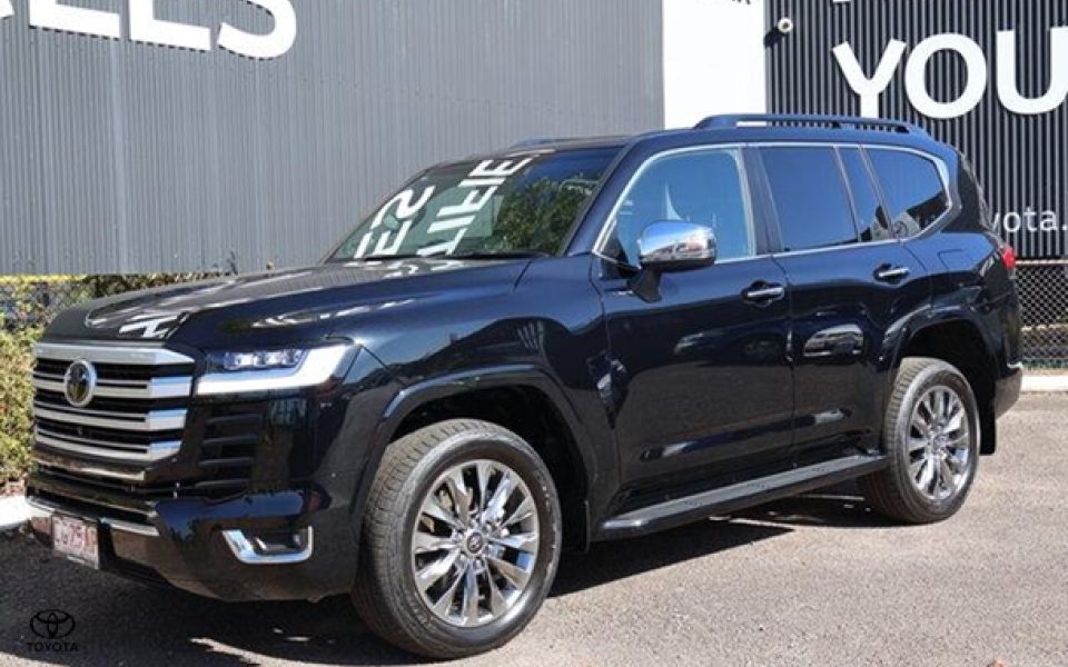 2025 Toyota Landcruiser Sahara ZX