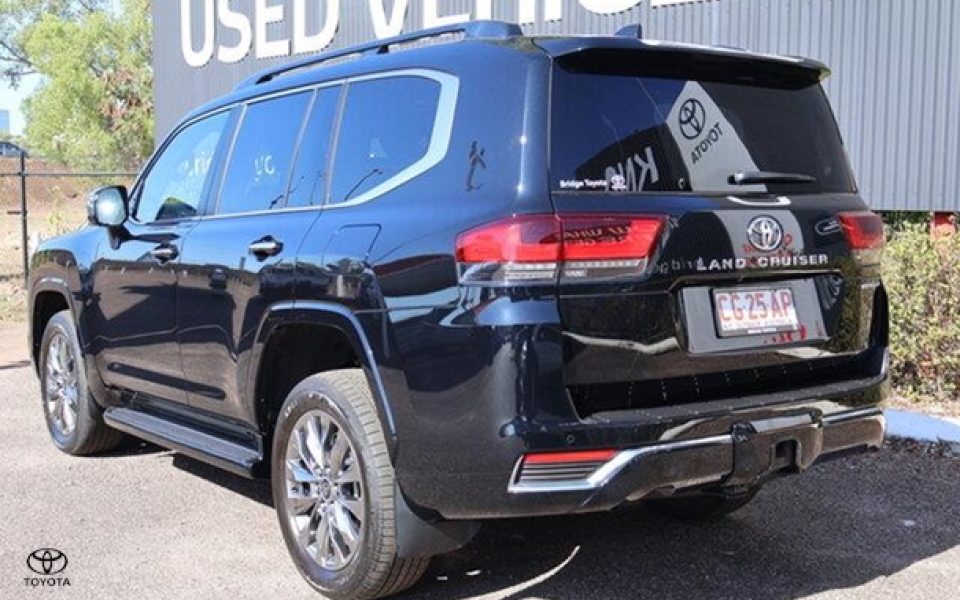2025 Toyota Landcruiser Sahara ZX