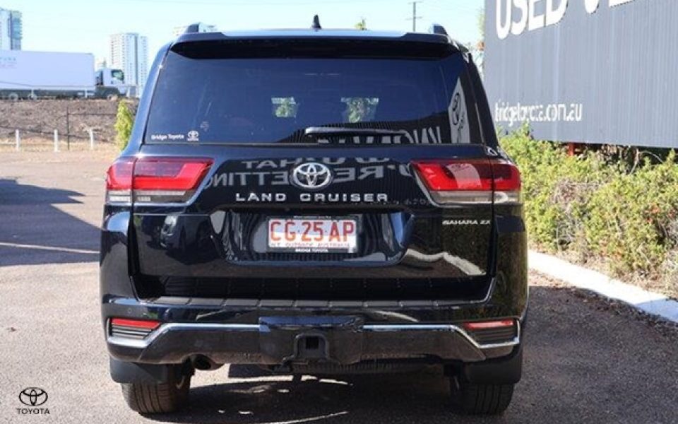 2025 Toyota Landcruiser Sahara ZX