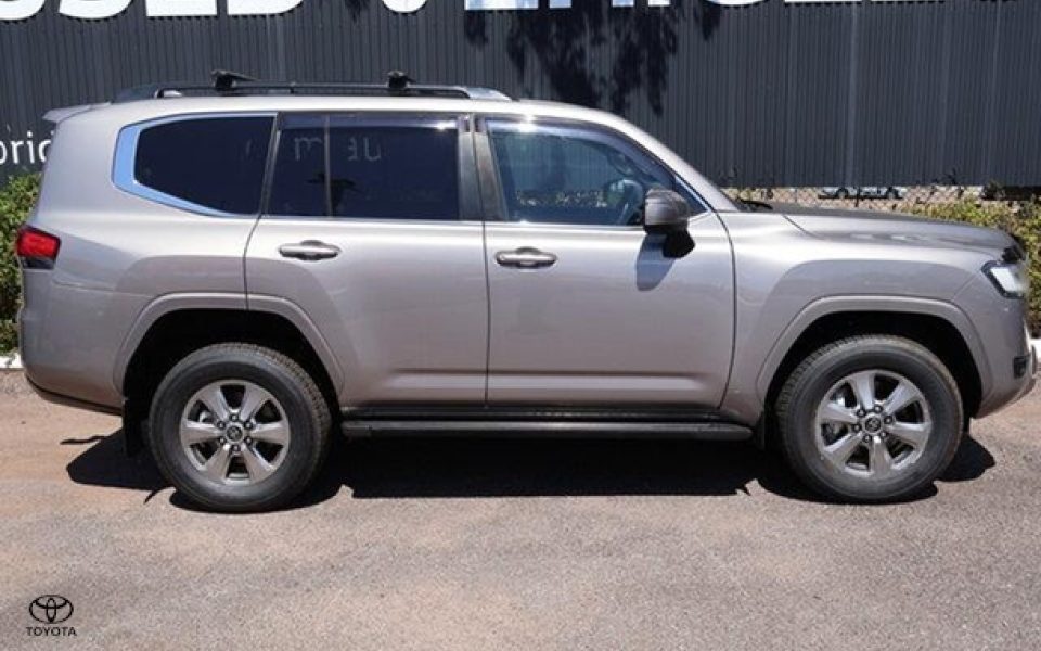 2023 Toyota Landcruiser VX