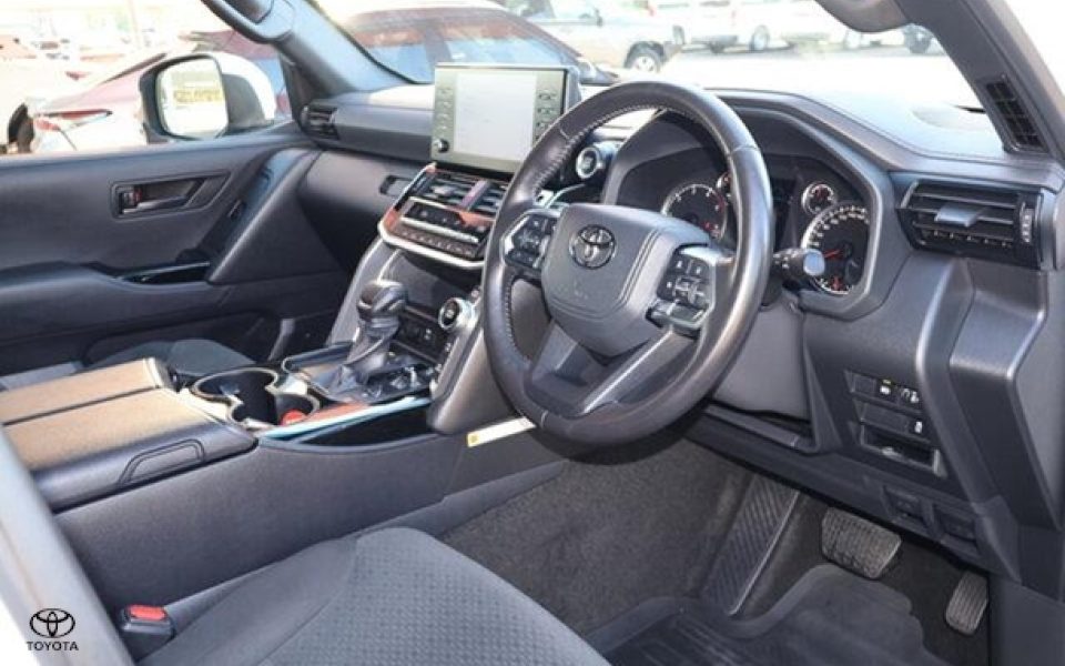 2024 Toyota Landcruiser GXL