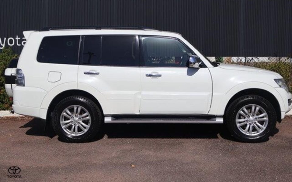 2017 Mitsubishi Pajero GLX
