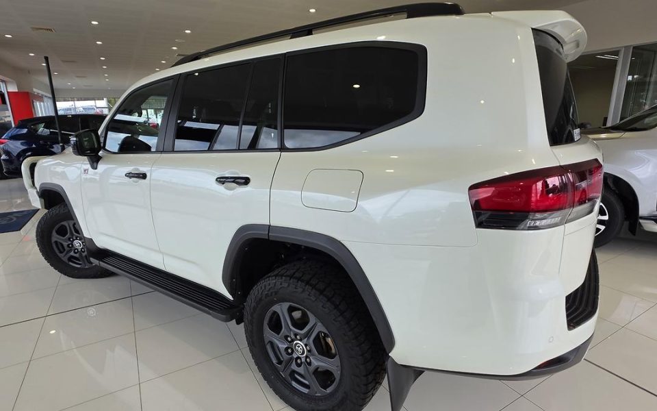 2023 Toyota Landcruiser GR-S