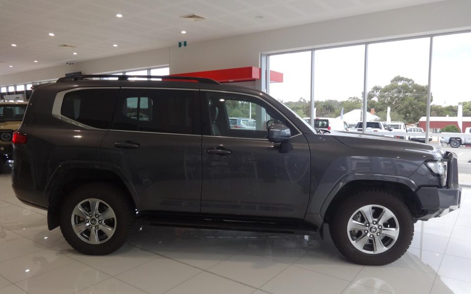 2023 Toyota Landcruiser VX