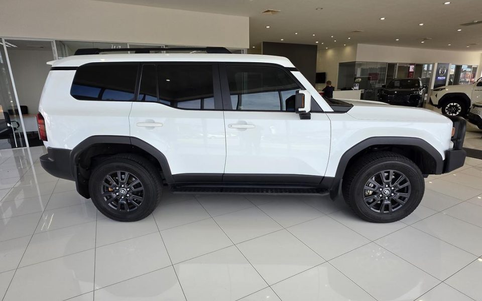2024 Toyota Landcruiser Prado GXL