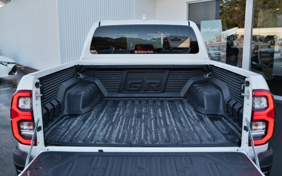 2023 Toyota Hilux GR-S