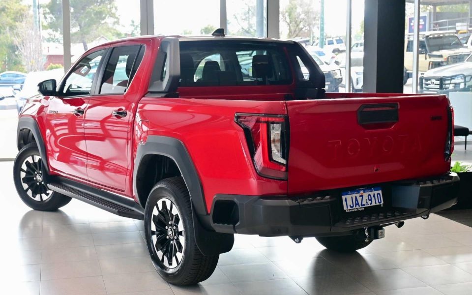 2026 Toyota Hilux 4x4 SR5+