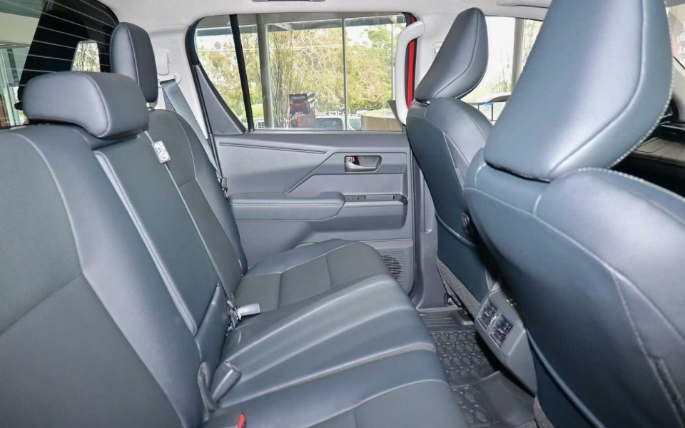 2026 Toyota Hilux 4x4 SR5+