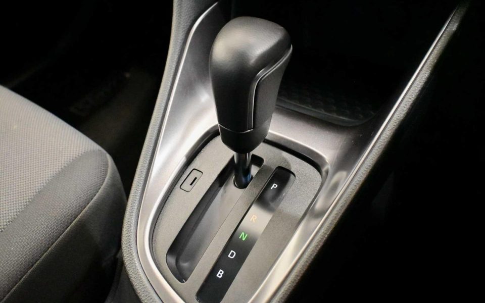 2025 Toyota Yaris Hybrid SX