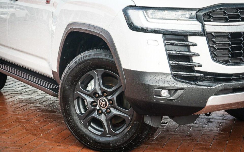 2025 Toyota Landcruiser GR-S
