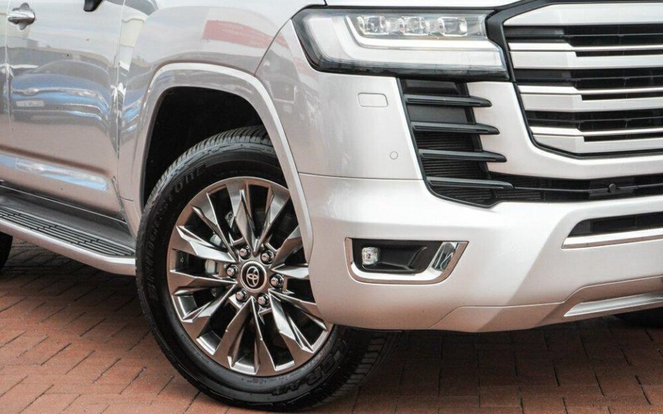 2024 Toyota Landcruiser Sahara ZX