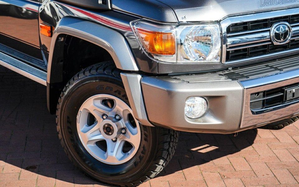2022 Toyota LC Military GXL