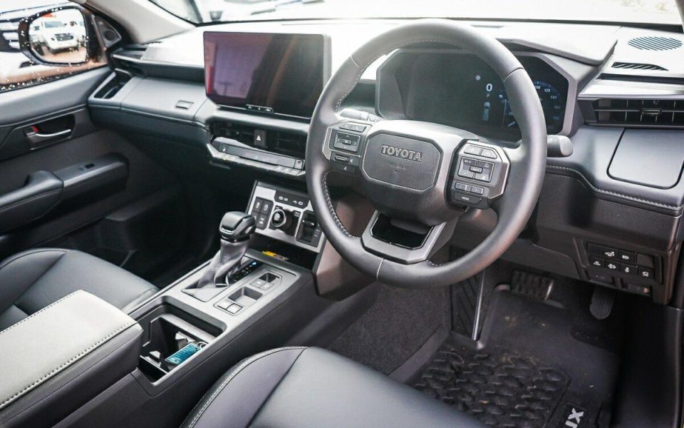 2026 Toyota Hilux 4x4 SR5+