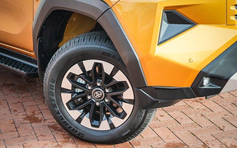 2026 Toyota Hilux 4x4 SR5+