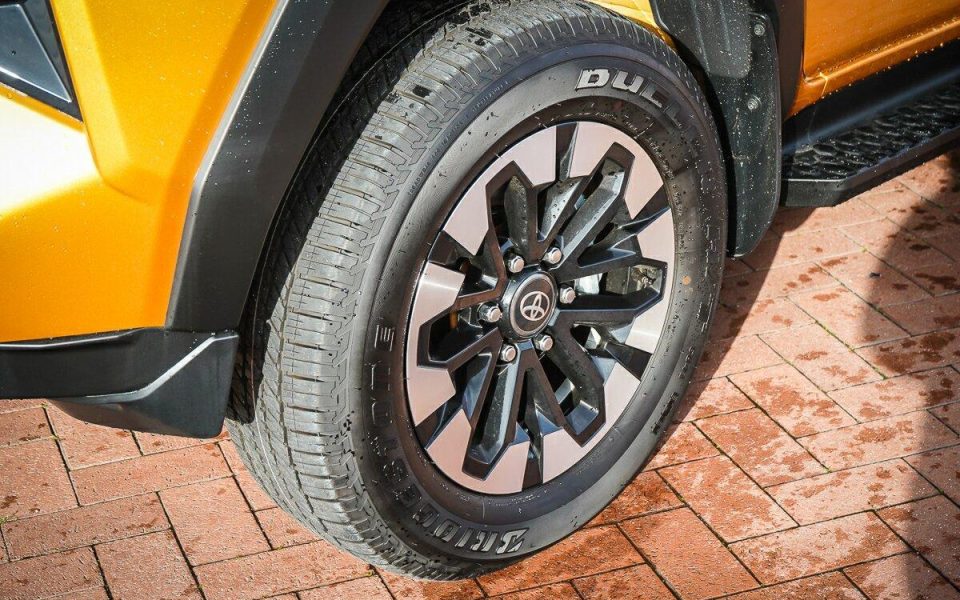2026 Toyota Hilux 4x4 SR5+