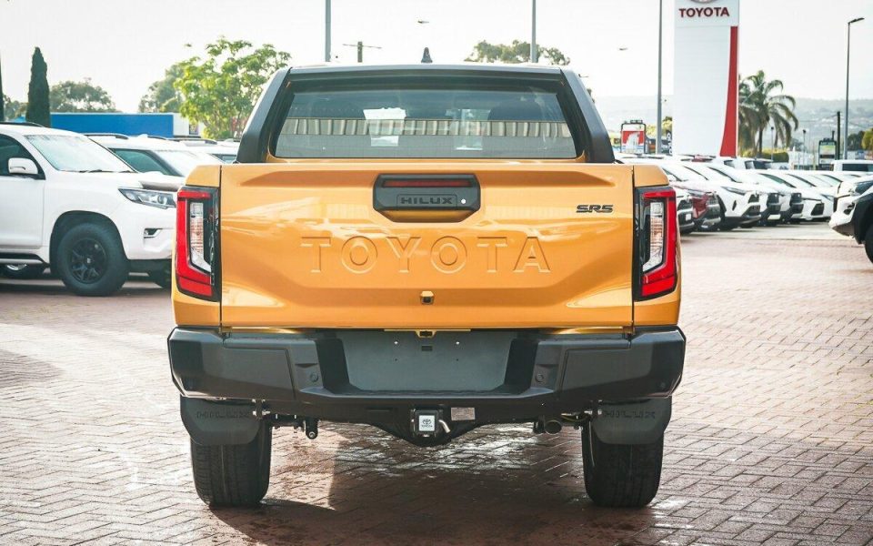2026 Toyota Hilux 4x4 SR5+
