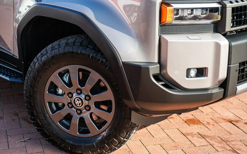 2025 Toyota Landcruiser Prado Altitude