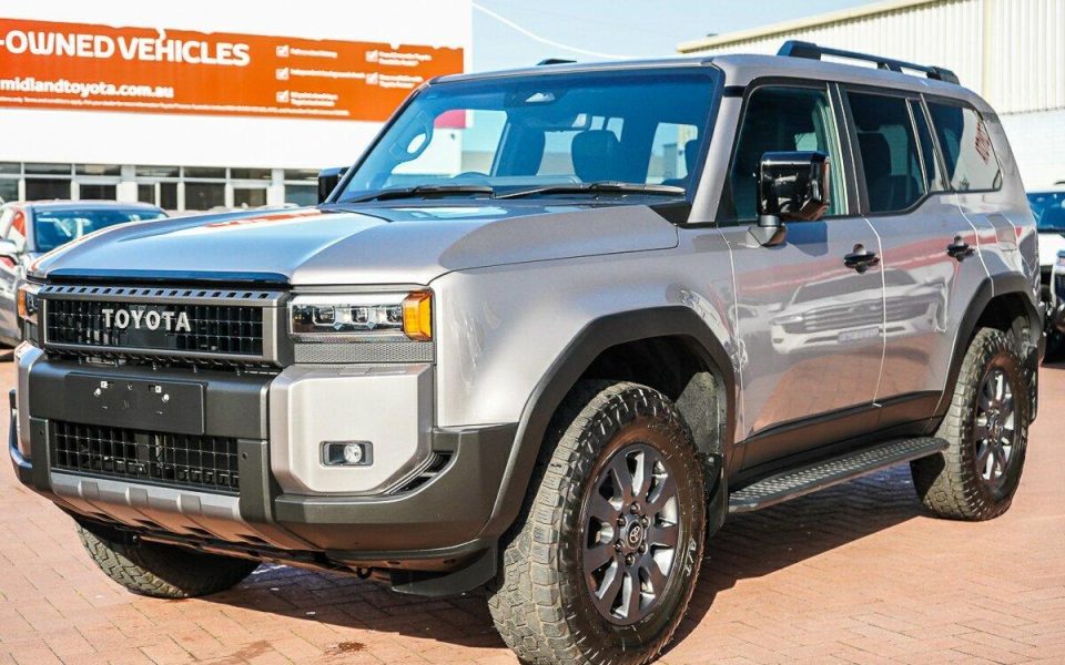 2025 Toyota Landcruiser Prado Altitude