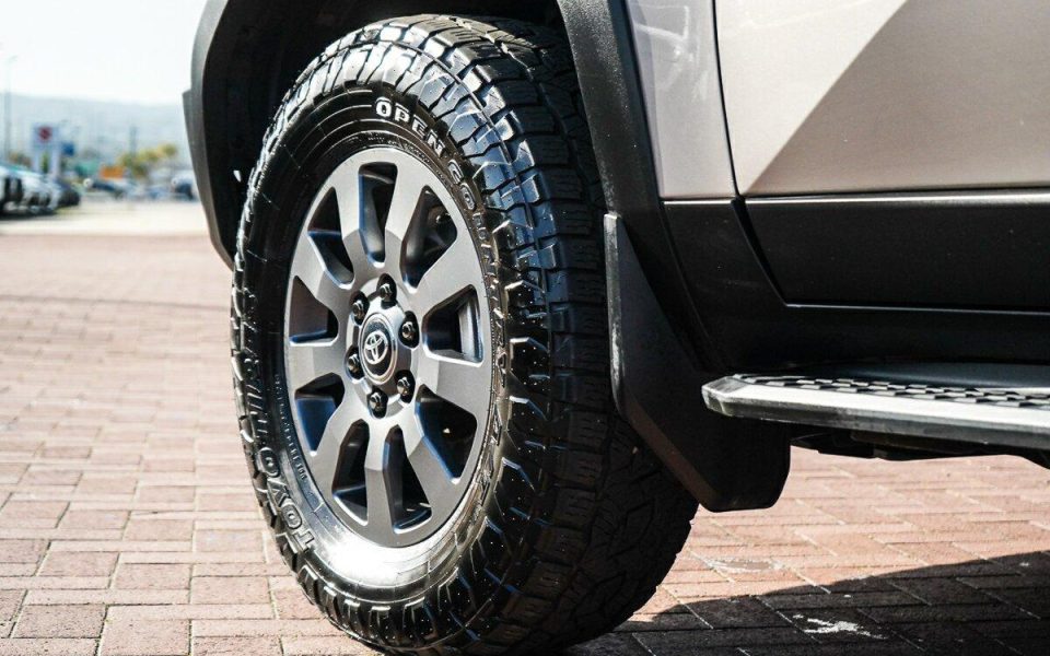 2025 Toyota Landcruiser Prado Altitude