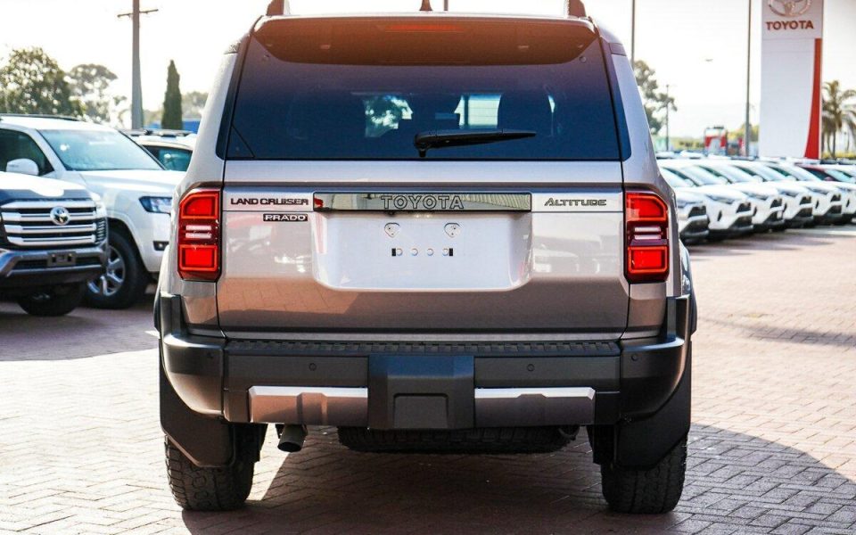 2025 Toyota Landcruiser Prado Altitude