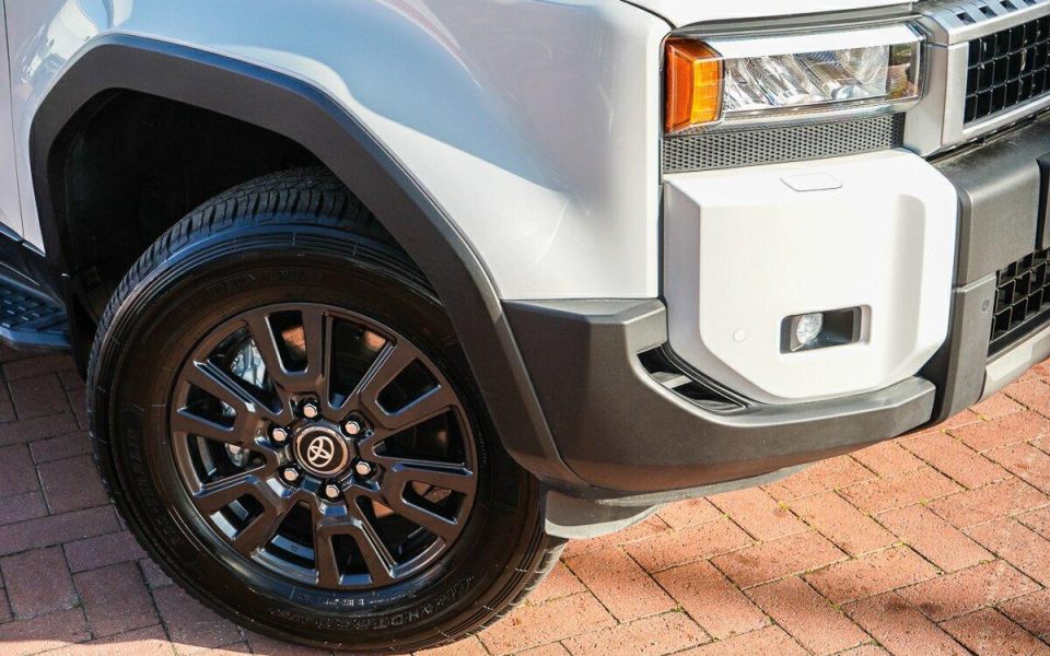 2025 Toyota Prado GXL